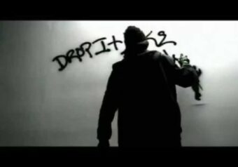 Snoop Dogg feat. Pharrell Williams — Drop It Like It’s Hot (2004)